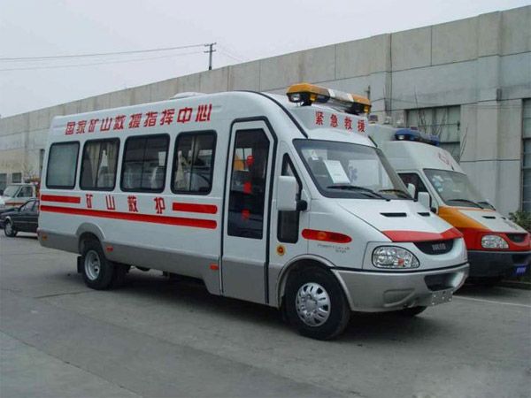 救護(hù)車生產(chǎn)廠家的發(fā)展趨勢如何？一篇文章告訴你。01